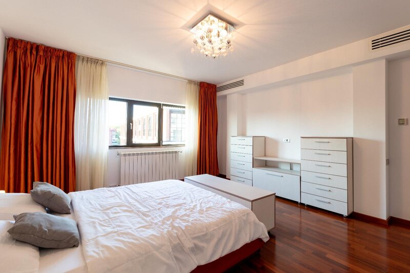 Vedere Lac Floreasca, 2014 Penthaus 3 Camere 180 mp 2 Bai, Parcare Subteran