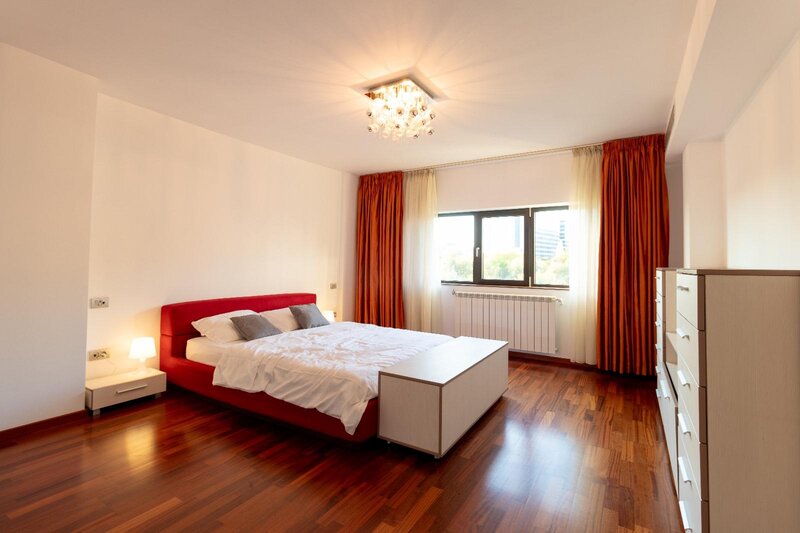 Vedere Lac Floreasca, 2014 Penthaus 3 Camere 180 mp 2 Bai, Parcare Subteran