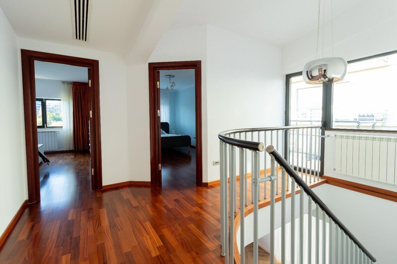 Vedere Lac Floreasca, 2014 Penthaus 3 Camere 180 mp 2 Bai, Parcare Subteran